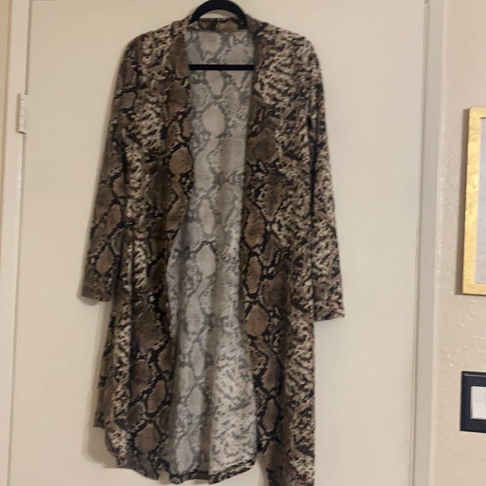 Snack print duster
